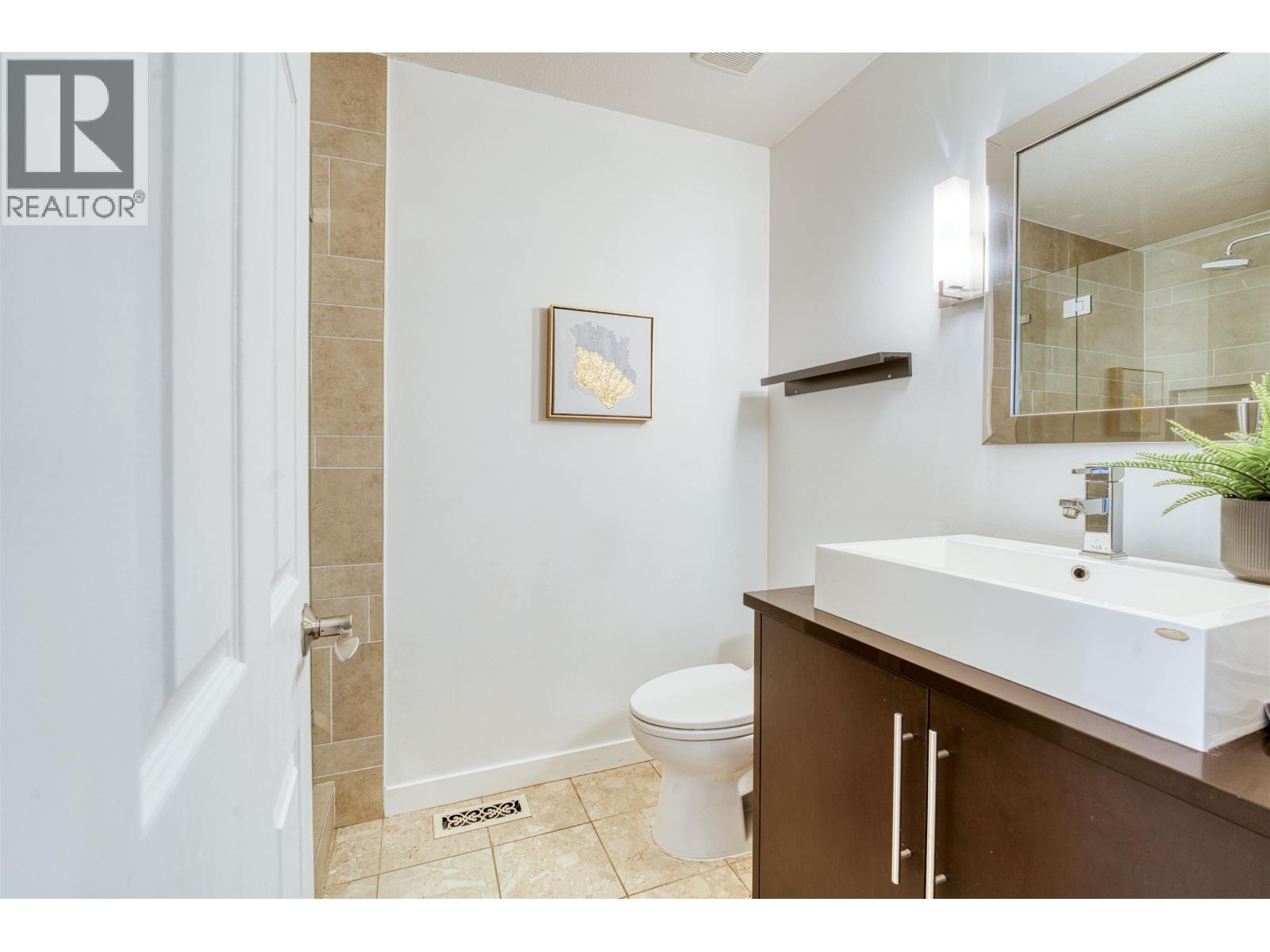 Listing Picture 19 of 23 : 12328 IMPERIAL DRIVE, Richmond / 烈治文 - 魯藝地產 Yvonne Lu Group - MLS Medallion Club Member