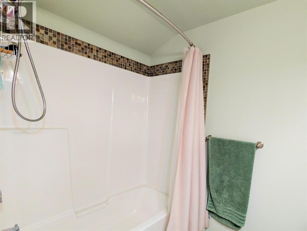 119 47 Avenue W, Claresholm, Alberta  T0L 0T0 - Photo 16 - A2277385