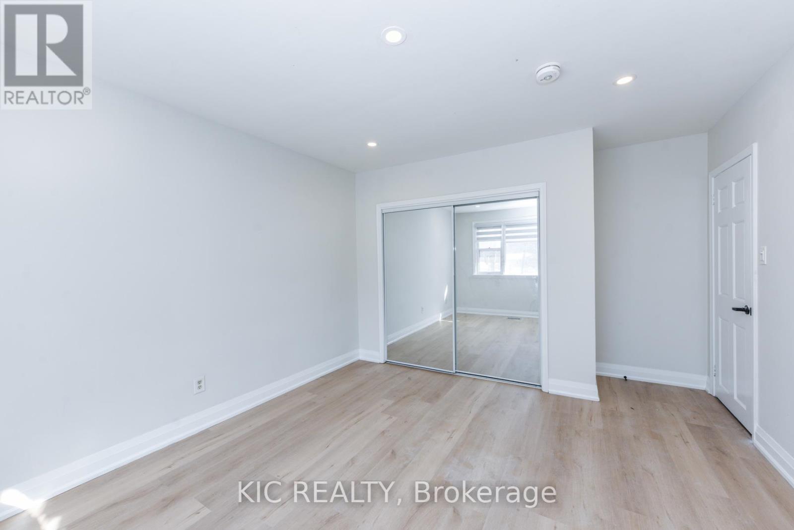 69 Centre Street N, Brampton, Ontario  L6V 1T1 - Photo 12 - W12790172