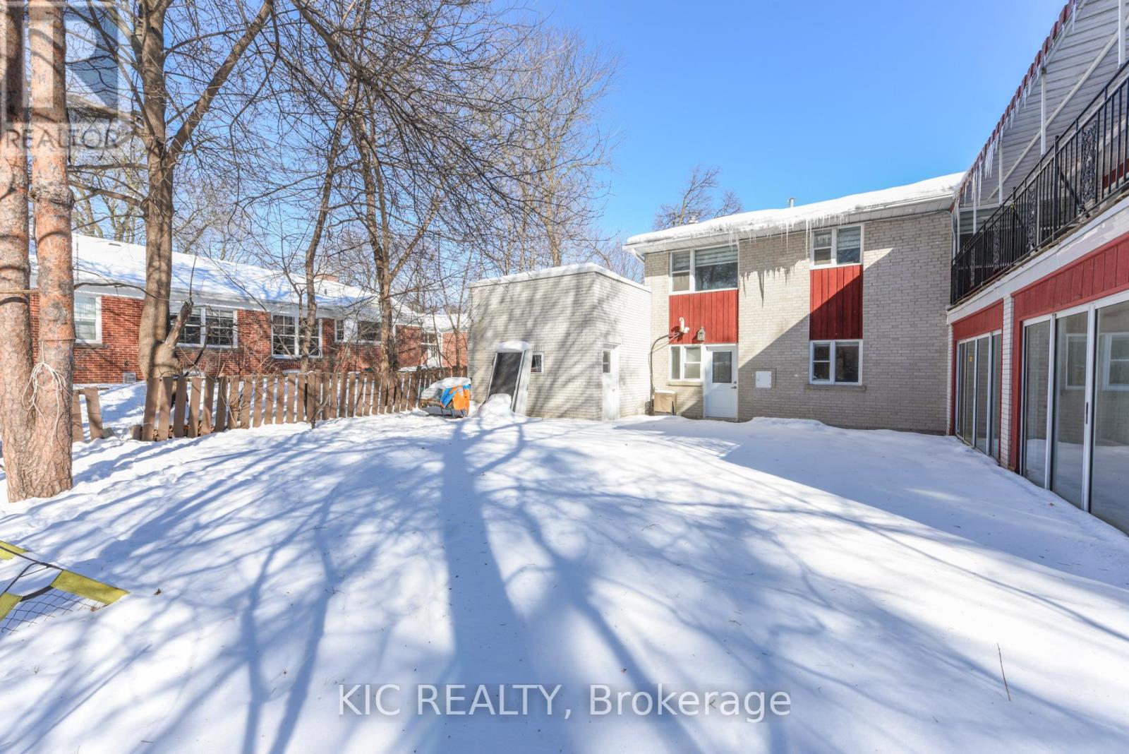 69 Centre Street N, Brampton, Ontario  L6V 1T1 - Photo 27 - W12790172