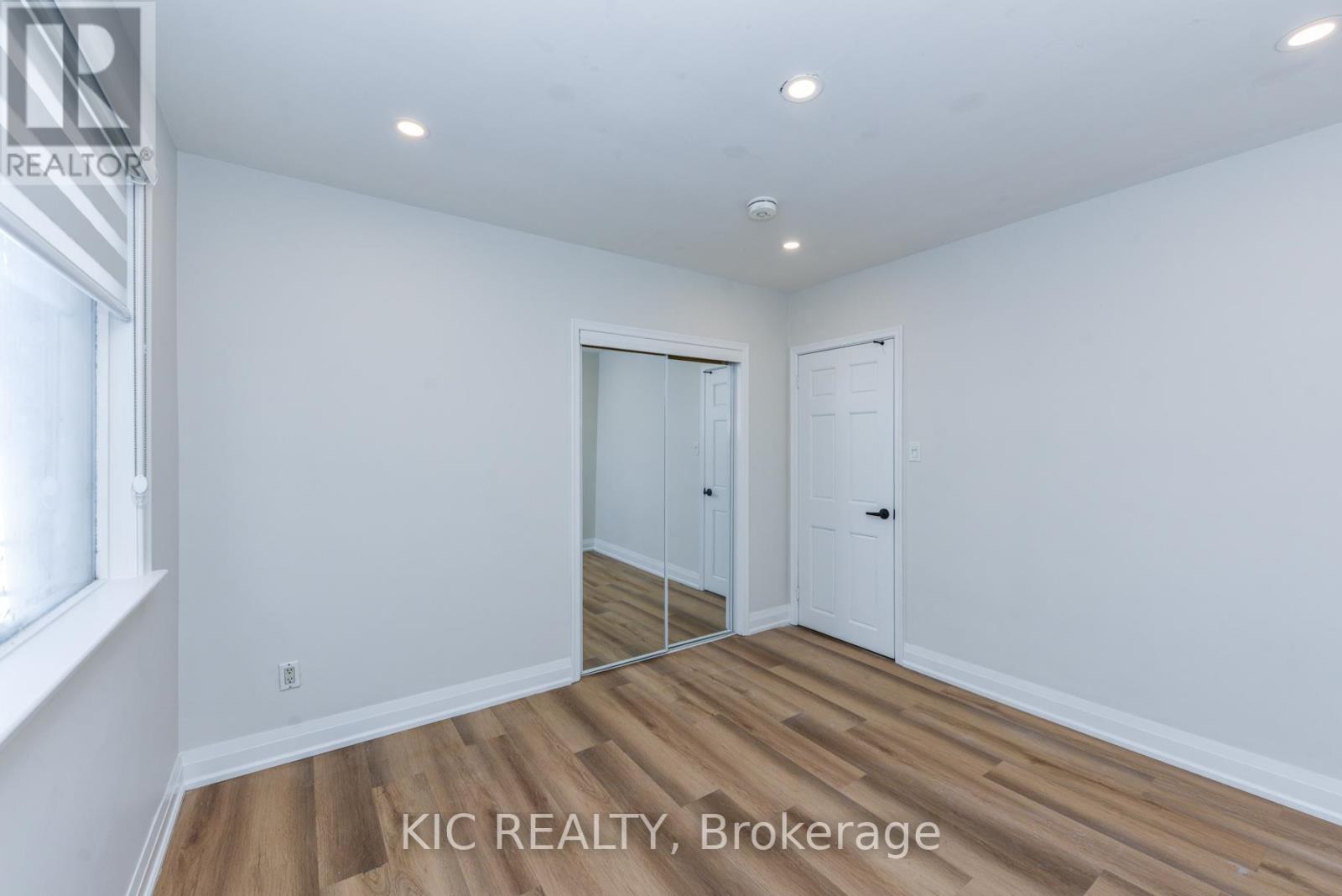 69 Centre Street N, Brampton, Ontario  L6V 1T1 - Photo 8 - W12790172