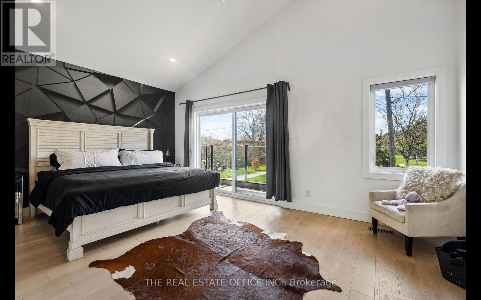 17 Evergreen Avenue, Toronto, Ontario  M8W 3A3 - Photo 5 - W12790174