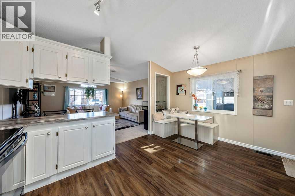 424 Heritage Crescent, Okotoks, Alberta  T1S 1P2 - Photo 10 - A2286106