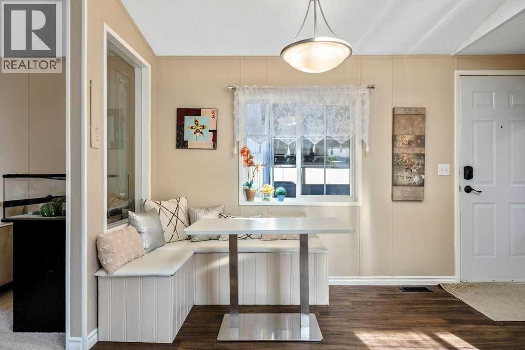 424 Heritage Crescent, Okotoks, Alberta  T1S 1P2 - Photo 4 - A2286106