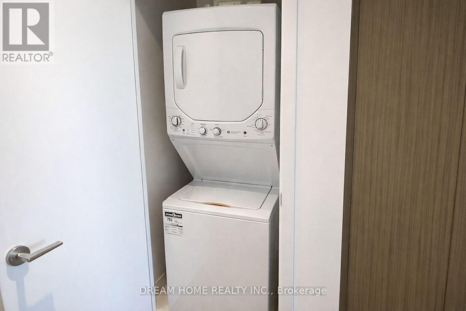 1618 - 20 Edward Street, Toronto, Ontario  M5G 0C5 - Photo 8 - C12790184