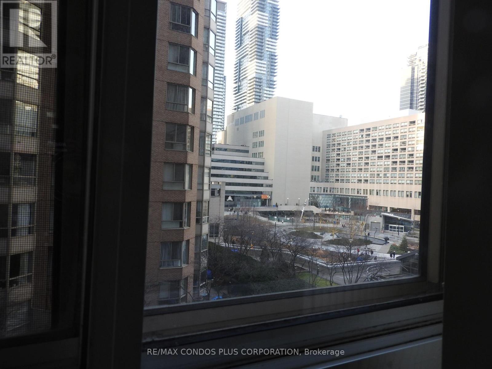 621 - 711 BAY STREET, Toronto, Ontario