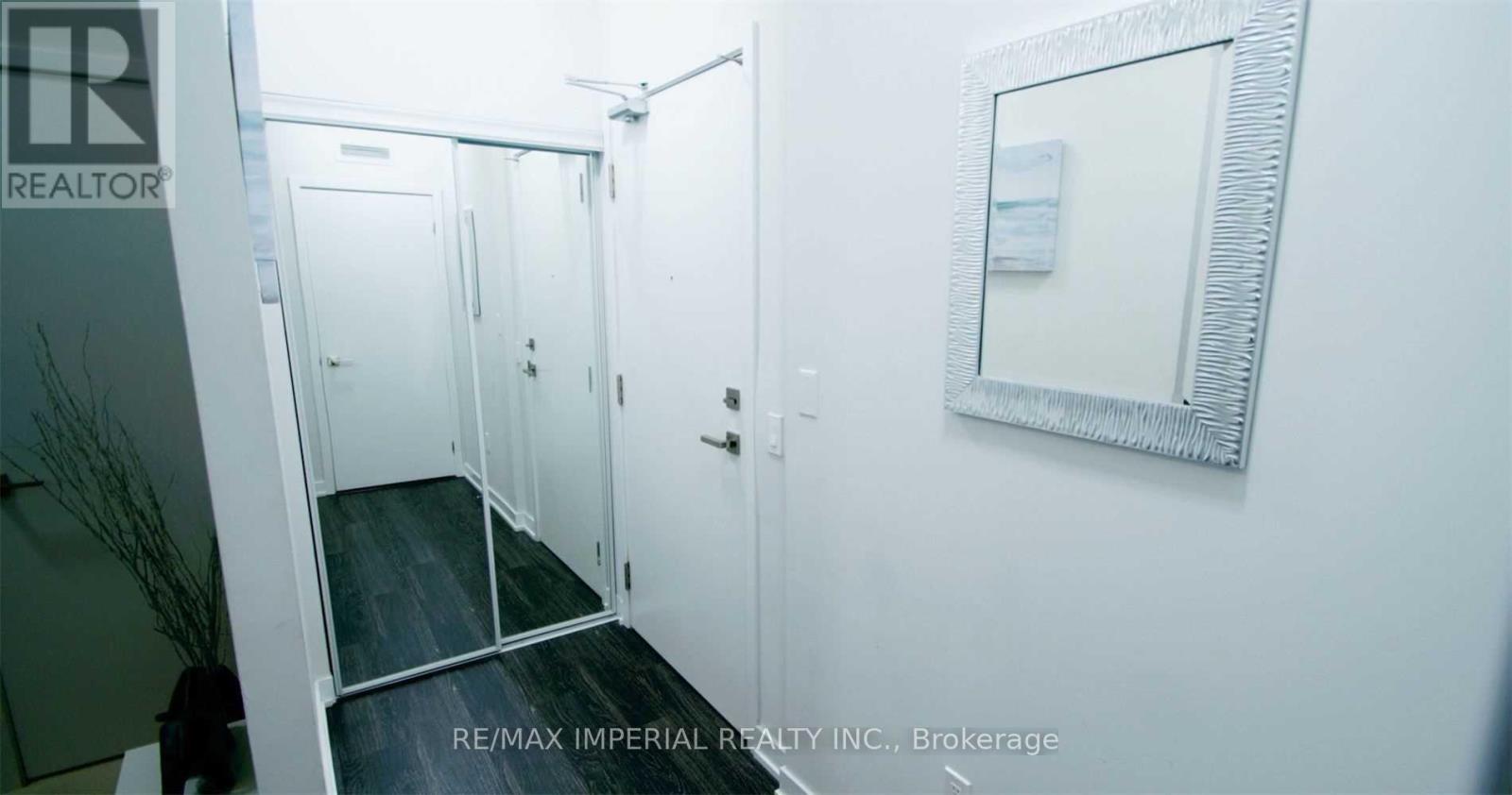 721 - 4055 Parkside Village Drive, Mississauga, Ontario  M2N 6K8 - Photo 4 - W12790180