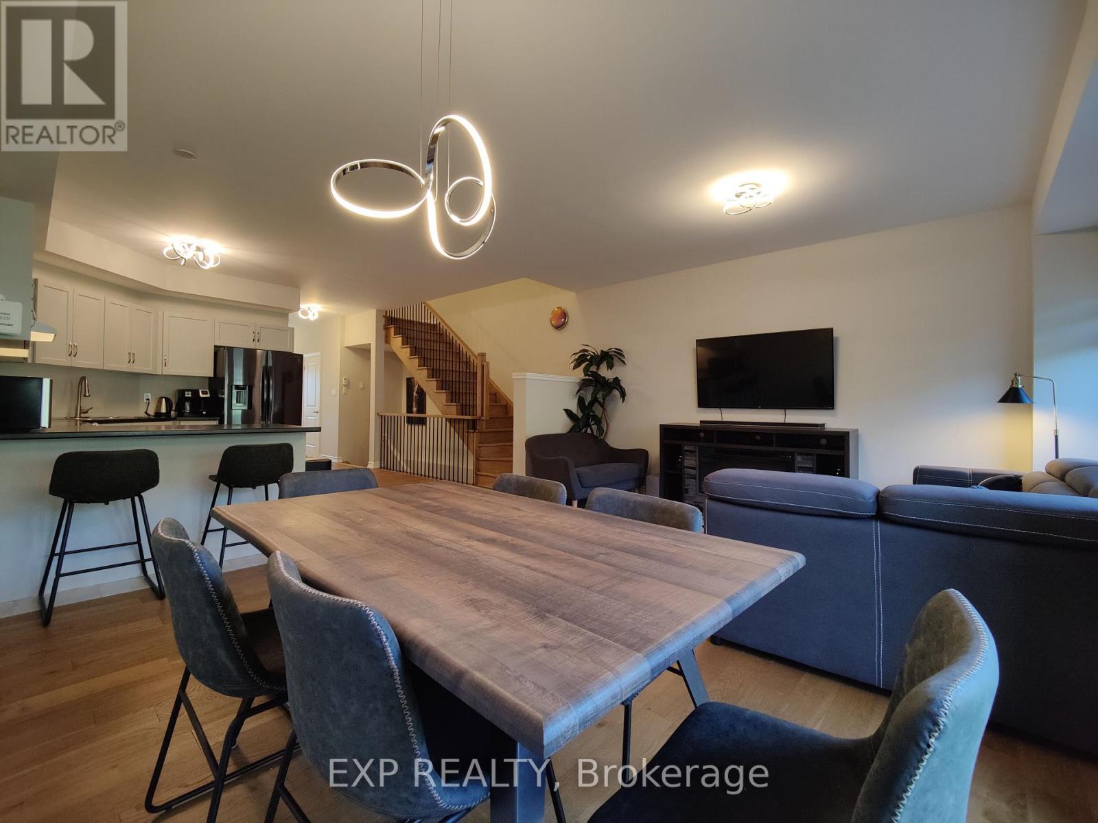 112 Delphi Court, Blue Mountains, Ontario  N0H 1J0 - Photo 3 - X12764890