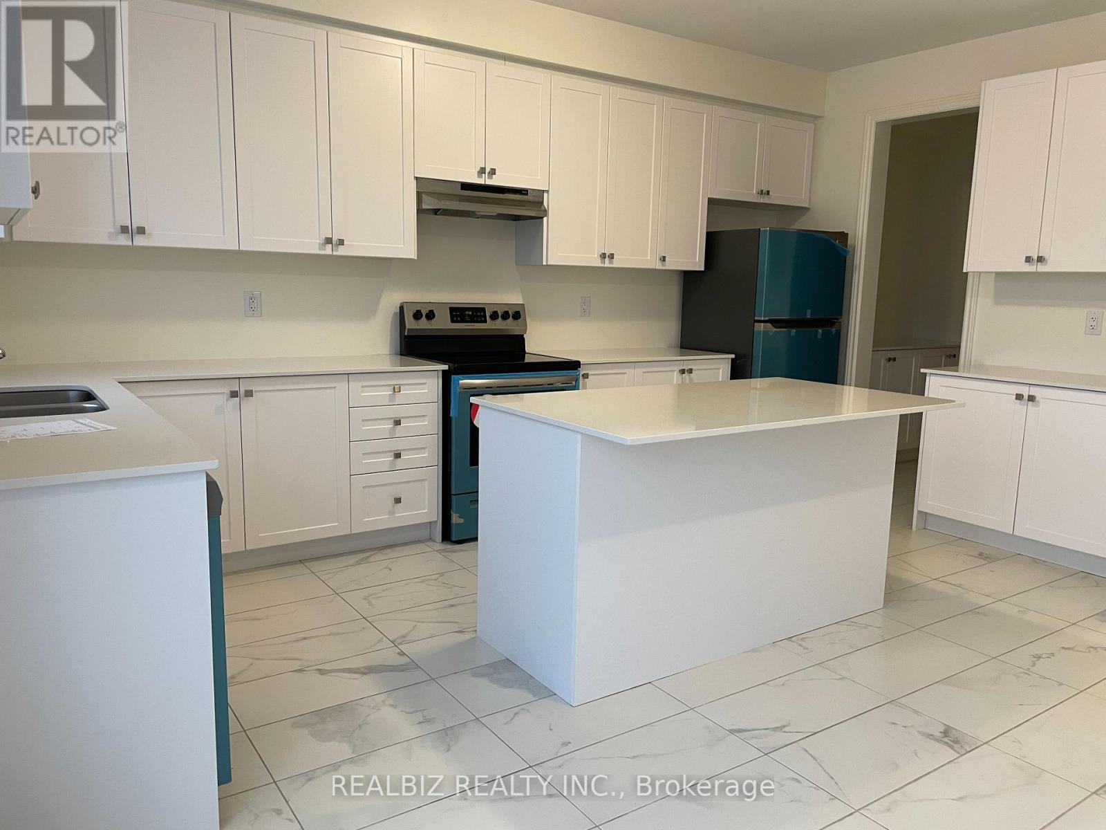 47 Stewardship Road N, Brampton, Ontario  L7A 4W6 - Photo 2 - W12790192