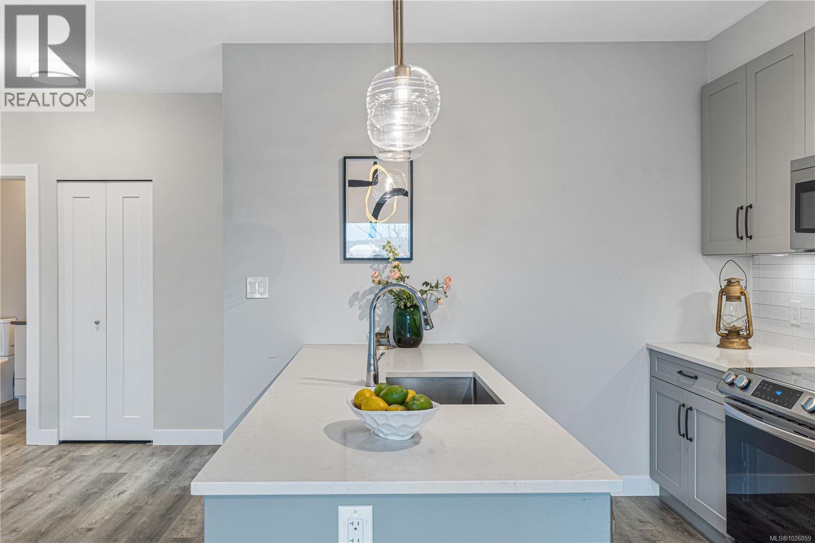 405 20 Barsby Ave, Nanaimo, British Columbia  V9R 0K4 - Photo 11 - 1026059