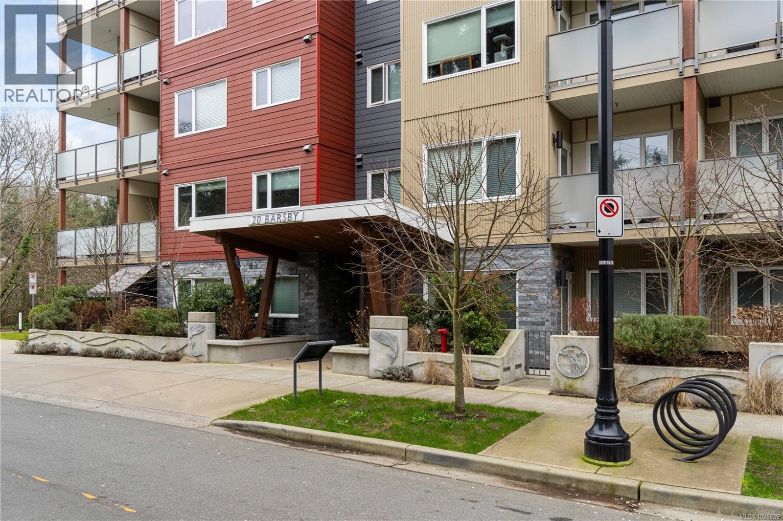 405 20 Barsby Ave, Nanaimo, British Columbia  V9R 0K4 - Photo 2 - 1026059