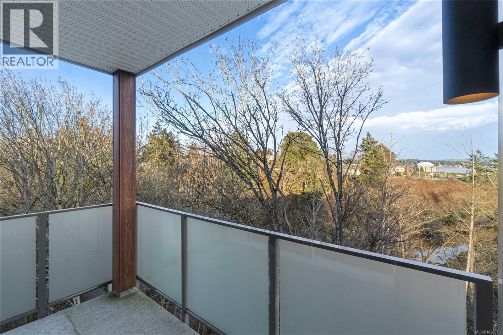 405 20 Barsby Ave, Nanaimo, British Columbia  V9R 0K4 - Photo 3 - 1026059