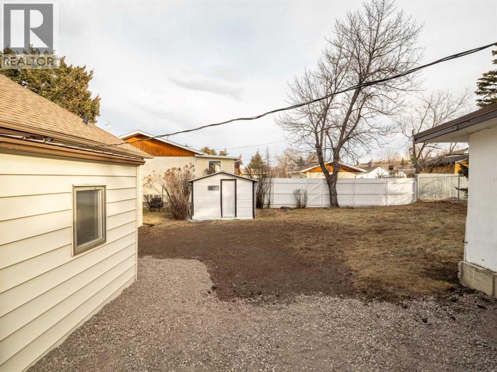 818 Mountain Street, Pincher Creek, Alberta  T0K 1W0 - Photo 29 - A2286562