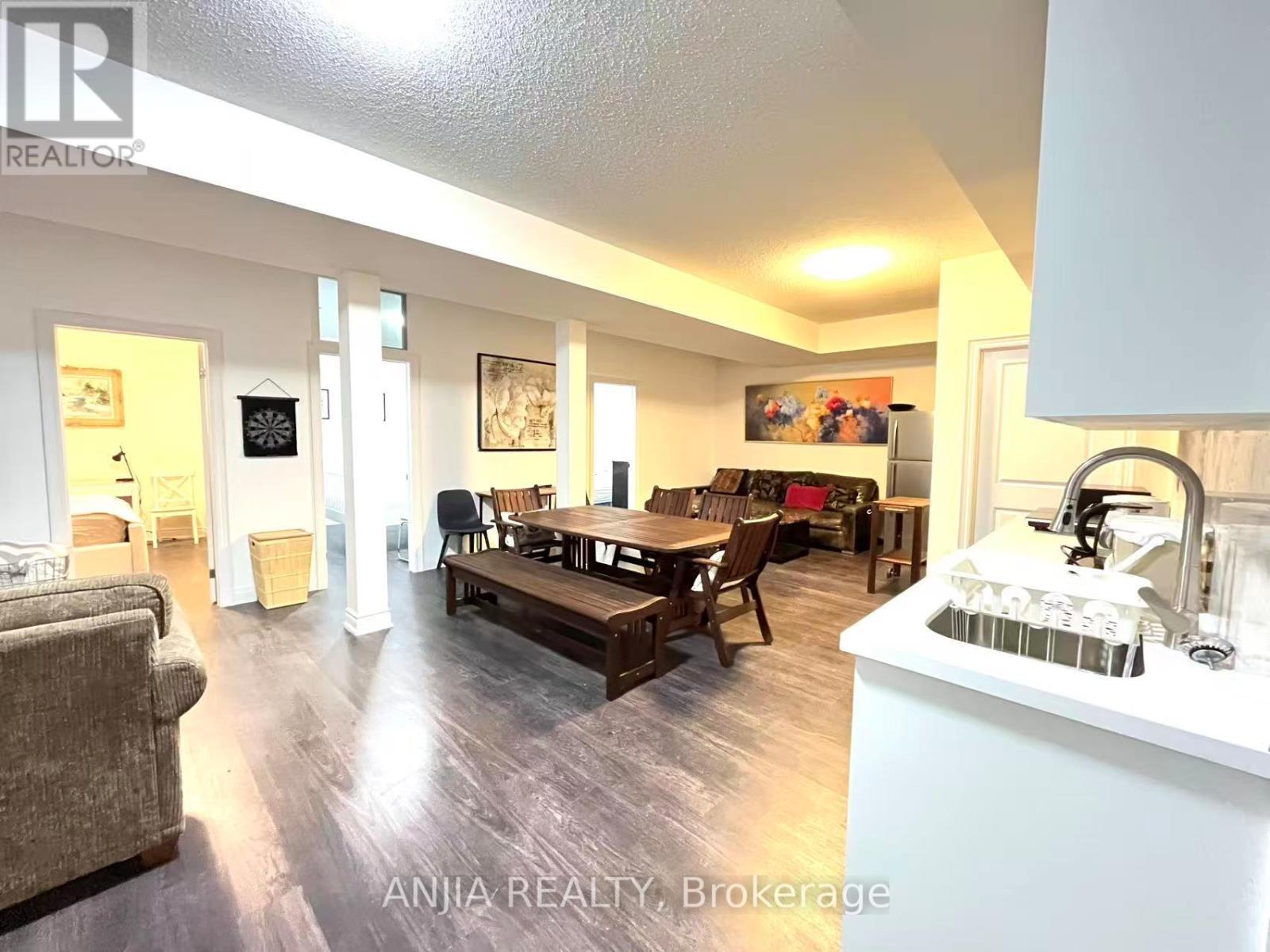 199 Canyon Hill Ave Avenue, Richmond Hill, Ontario  L4C 0R4 - Photo 5 - N12790200