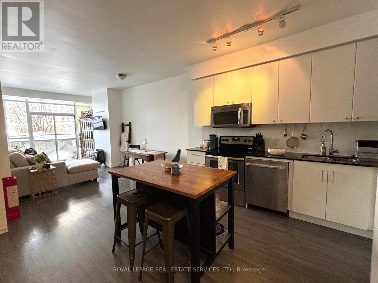 414 - 8 Fieldway Road, Toronto, Ontario  M8Z 3L1 - Photo 3 - W12790202