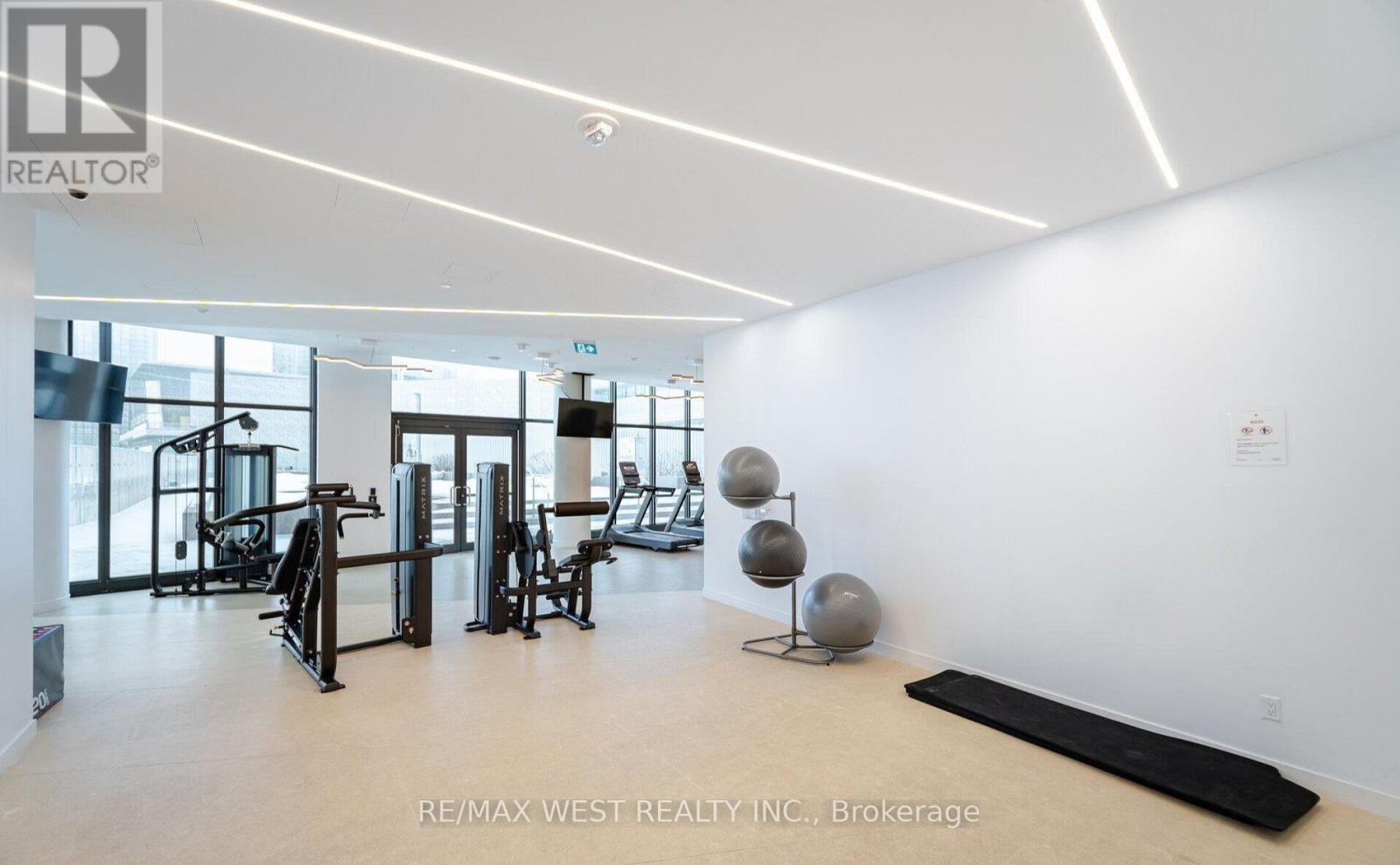 2708 - 3900 Confederation Parkway N, Mississauga, Ontario  L5B 0M3 - Photo 21 - W12790204