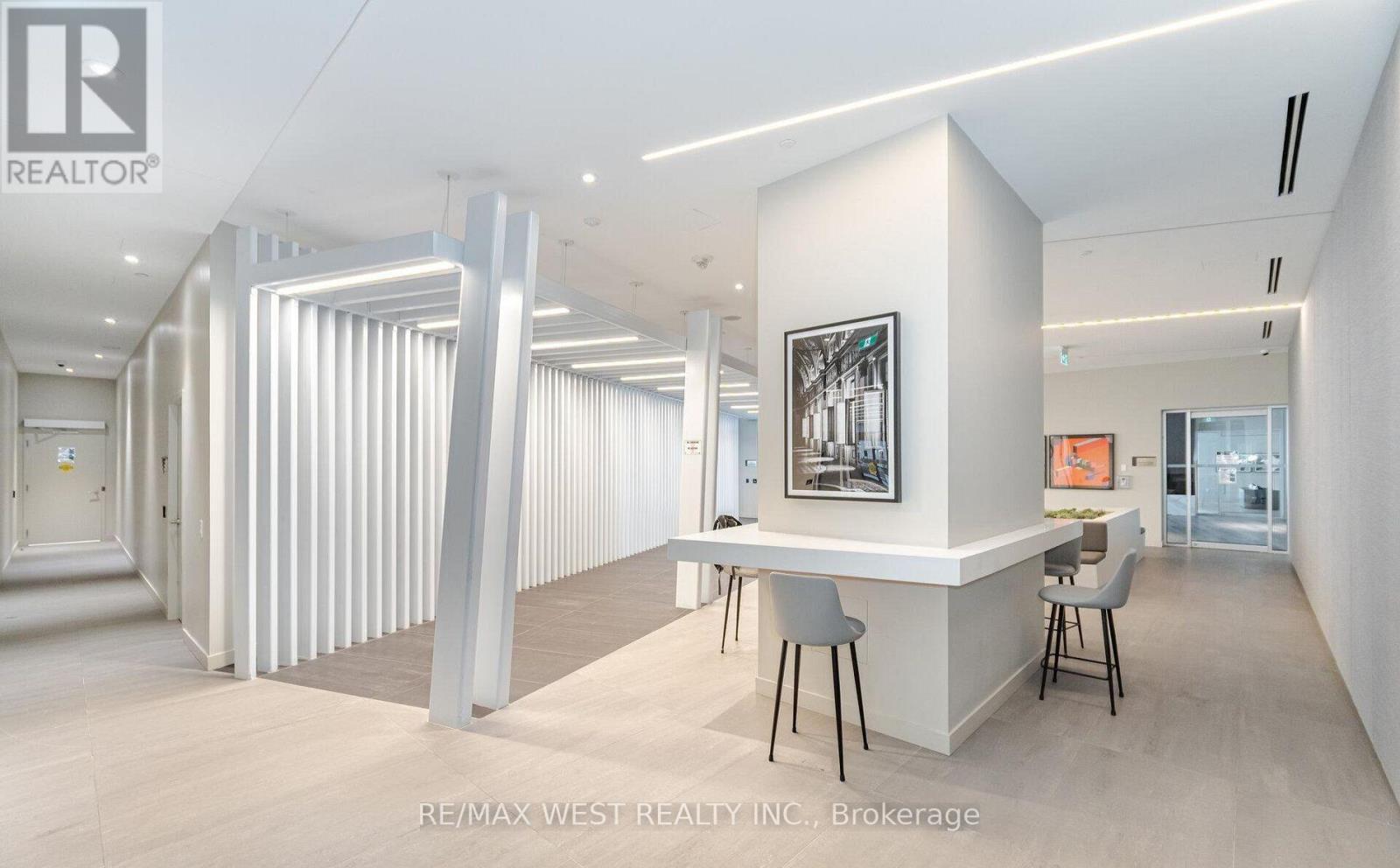 2708 - 3900 Confederation Parkway N, Mississauga, Ontario  L5B 0M3 - Photo 23 - W12790204