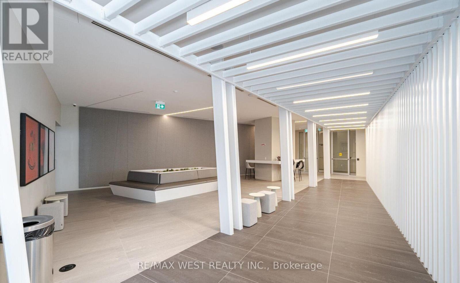 2708 - 3900 Confederation Parkway N, Mississauga, Ontario  L5B 0M3 - Photo 25 - W12790204