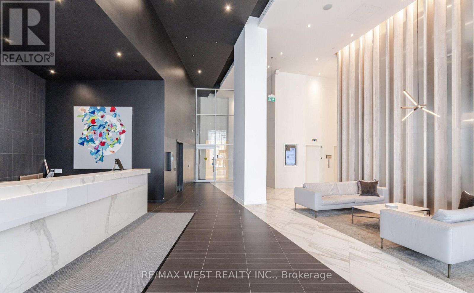 2708 - 3900 Confederation Parkway N, Mississauga, Ontario  L5B 0M3 - Photo 4 - W12790204