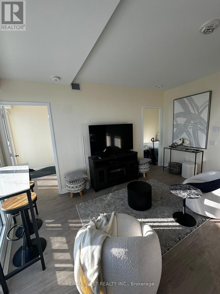 2708 - 3900 Confederation Parkway N, Mississauga, Ontario  L5B 0M3 - Photo 8 - W12790204