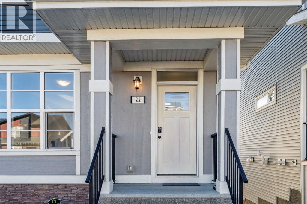 22 Precedence Glen, Cochrane, Alberta  T4C 2W7 - Photo 2 - A2283092