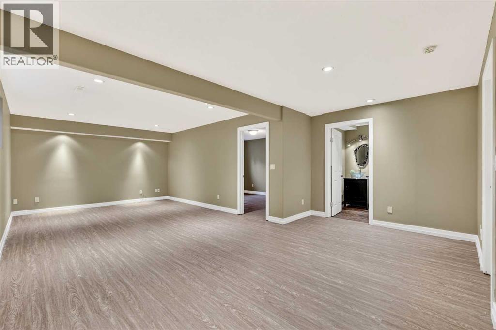 12069 Valley Ridge Drive Nw, Calgary, Alberta  T3B 5W9 - Photo 40 - A2284145