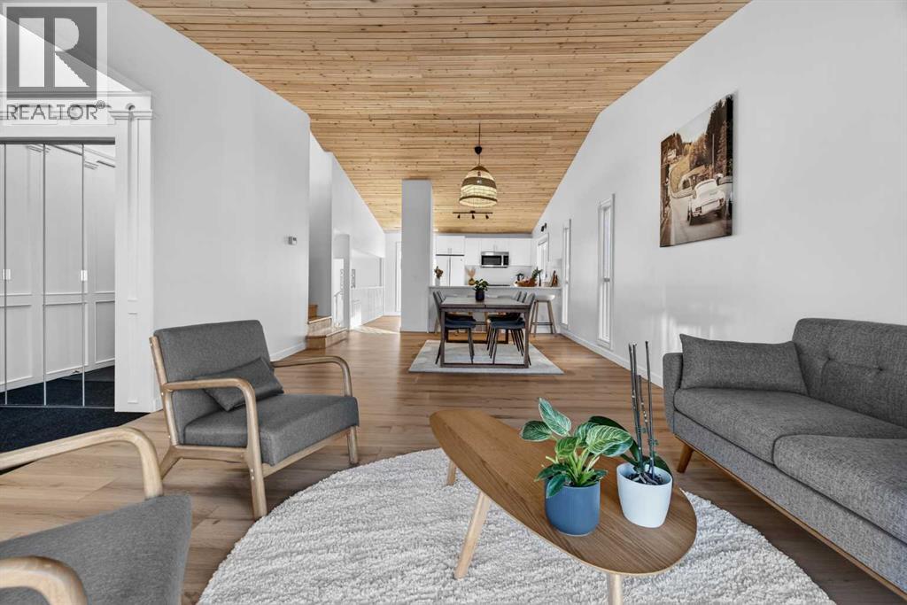 303 Woodside Place, Okotoks, Alberta  T1S 1L9 - Photo 9 - A2285284