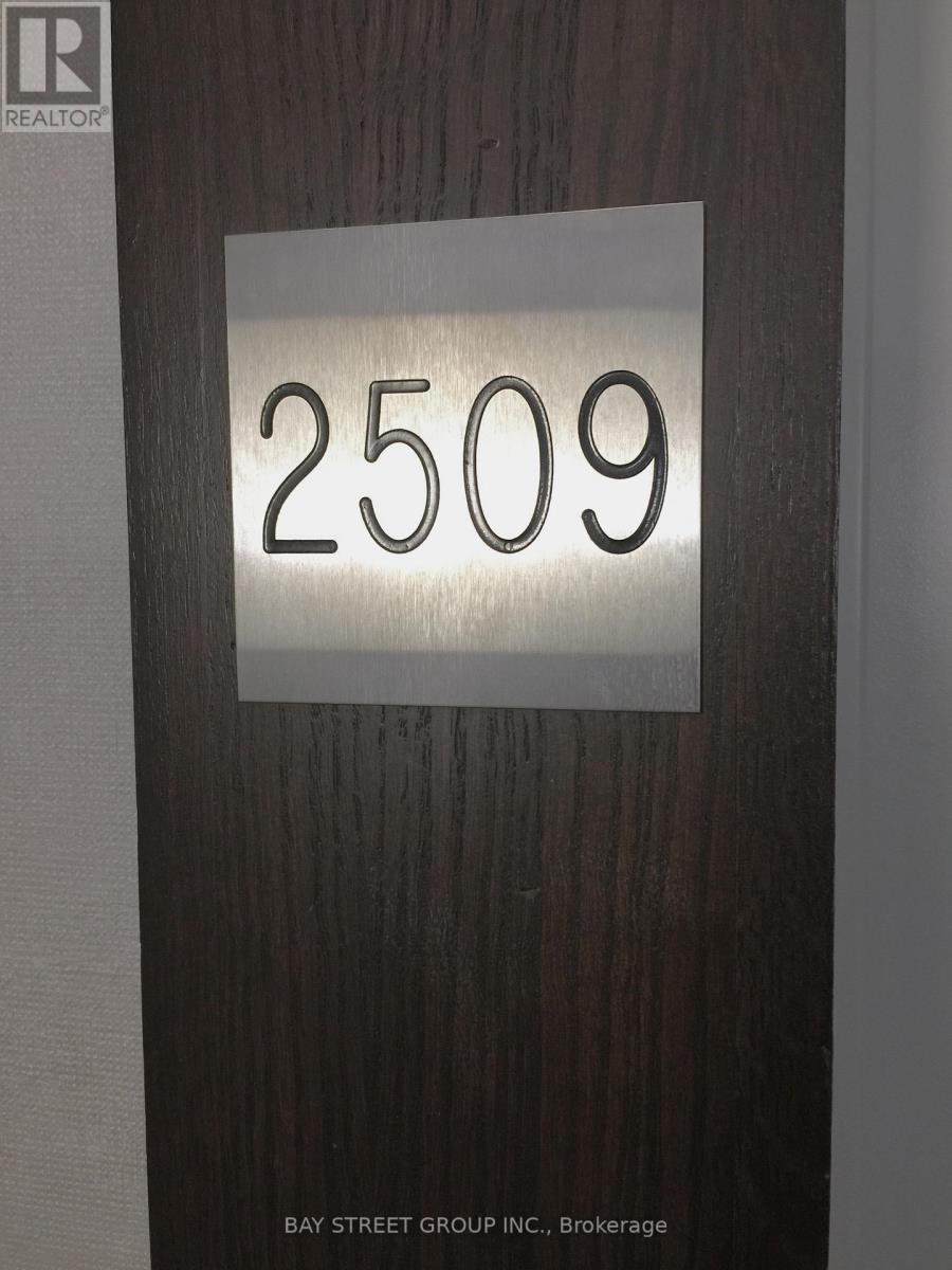 2509 - 761 Bay Street, Toronto, Ontario  M5G 2R2 - Photo 2 - C12790206