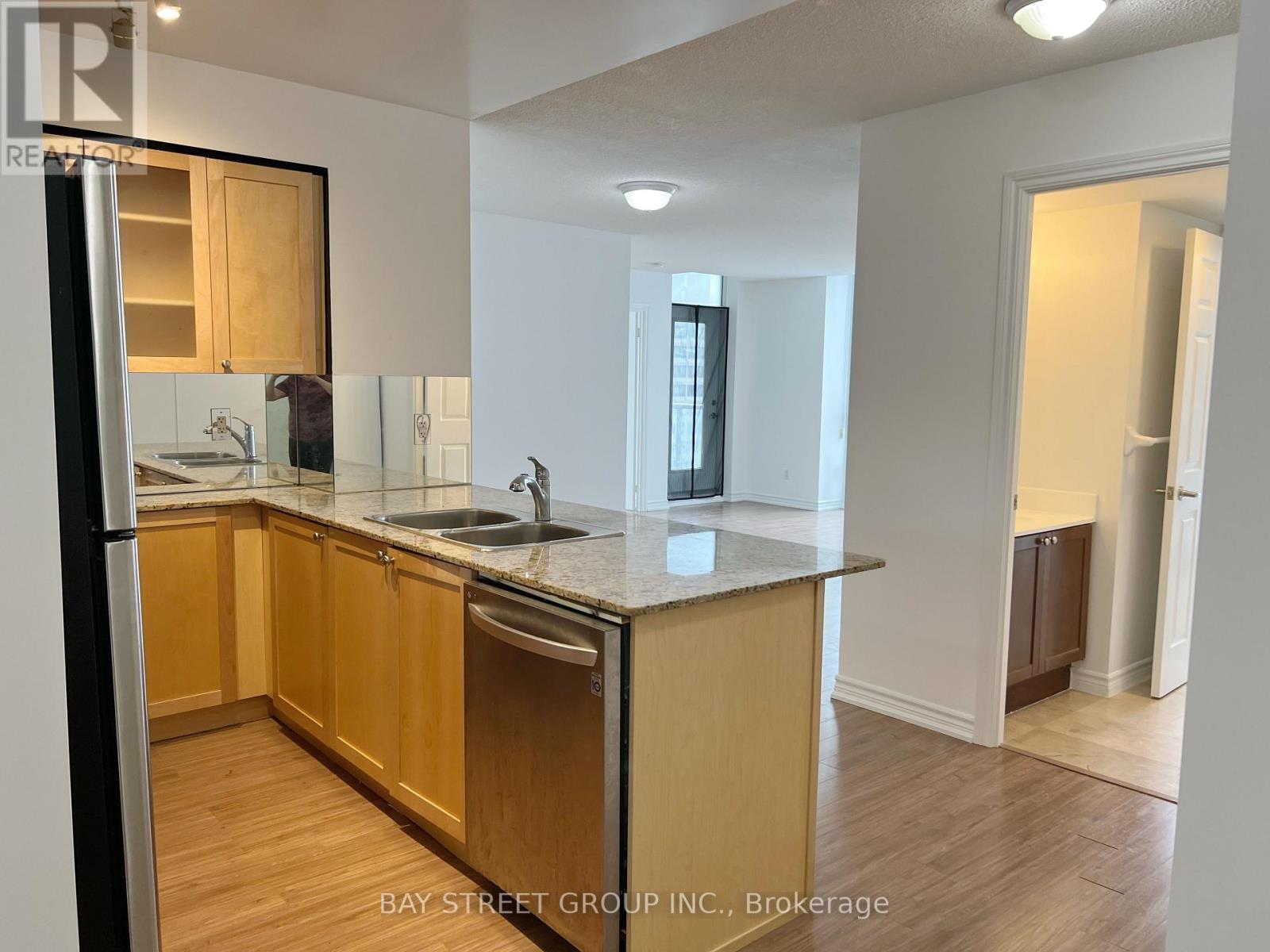 2509 - 761 Bay Street, Toronto, Ontario  M5G 2R2 - Photo 5 - C12790206