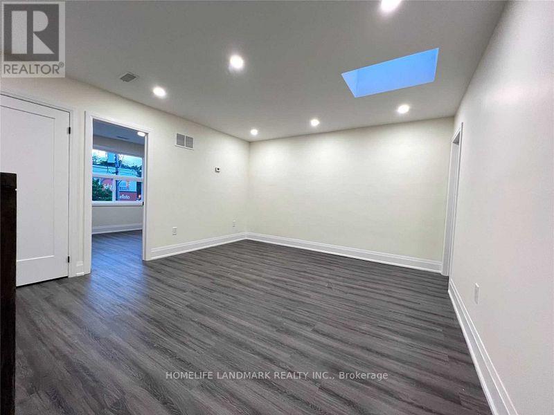 2 - 1631 Bayview Avenue, Toronto, Ontario  M4G 3B5 - Photo 7 - C12790216