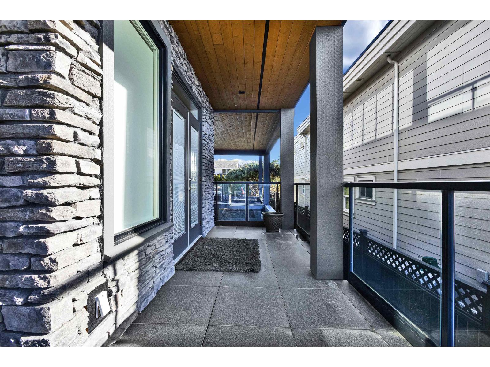 1040 Lee Street, White Rock, British Columbia  V4B 4P1 - Photo 3 - R3084857