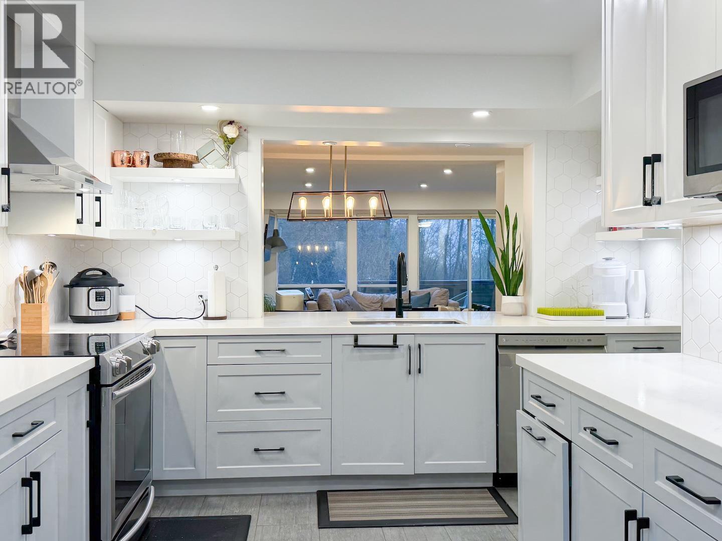 8122 Forest Grove Drive, Burnaby, British Columbia  V5A 4G9 - Photo 8 - R3088848