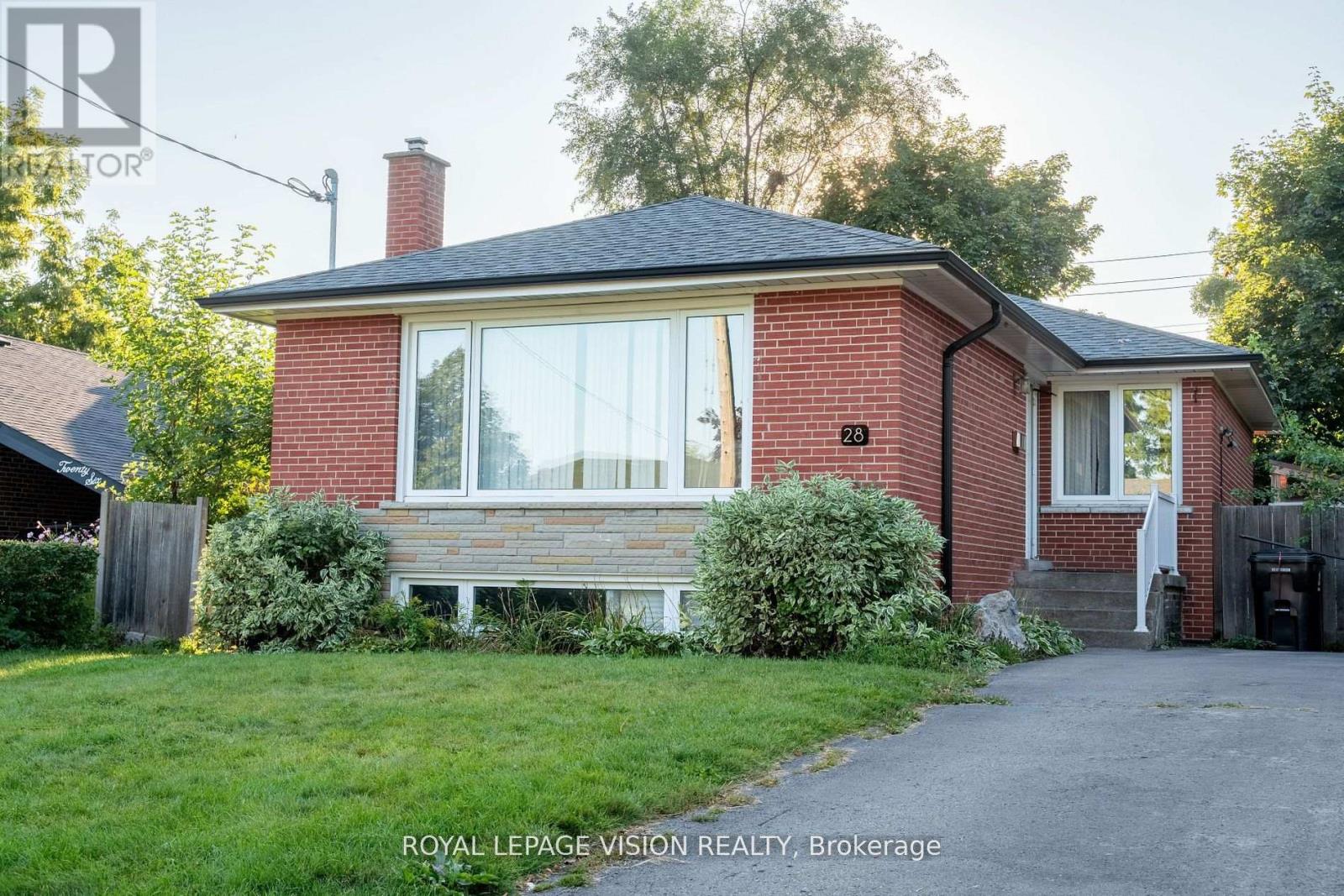 28 JEFFTON CRESCENT, Toronto, Ontario