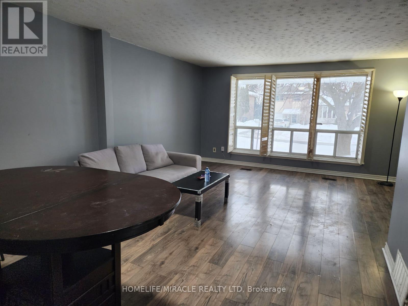 49 Alderbury Crescent, Brampton, Ontario  L6T 1P5 - Photo 6 - W12790228