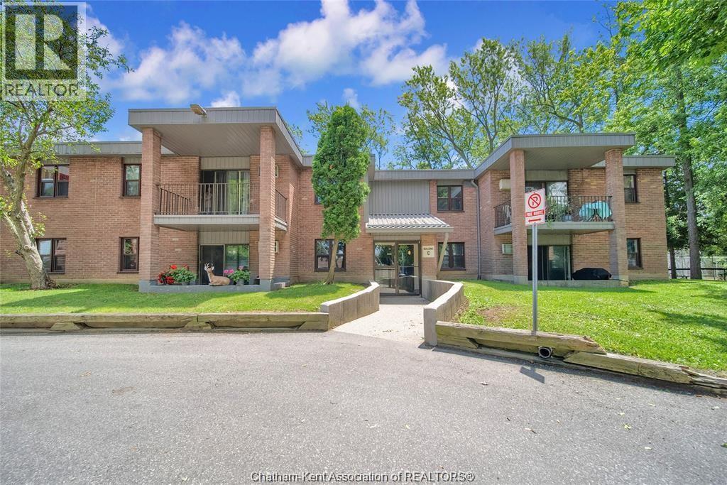 MLS# 26001467: 12 Montgomery DRIVE Unit# C103, Wallaceburg, Canada