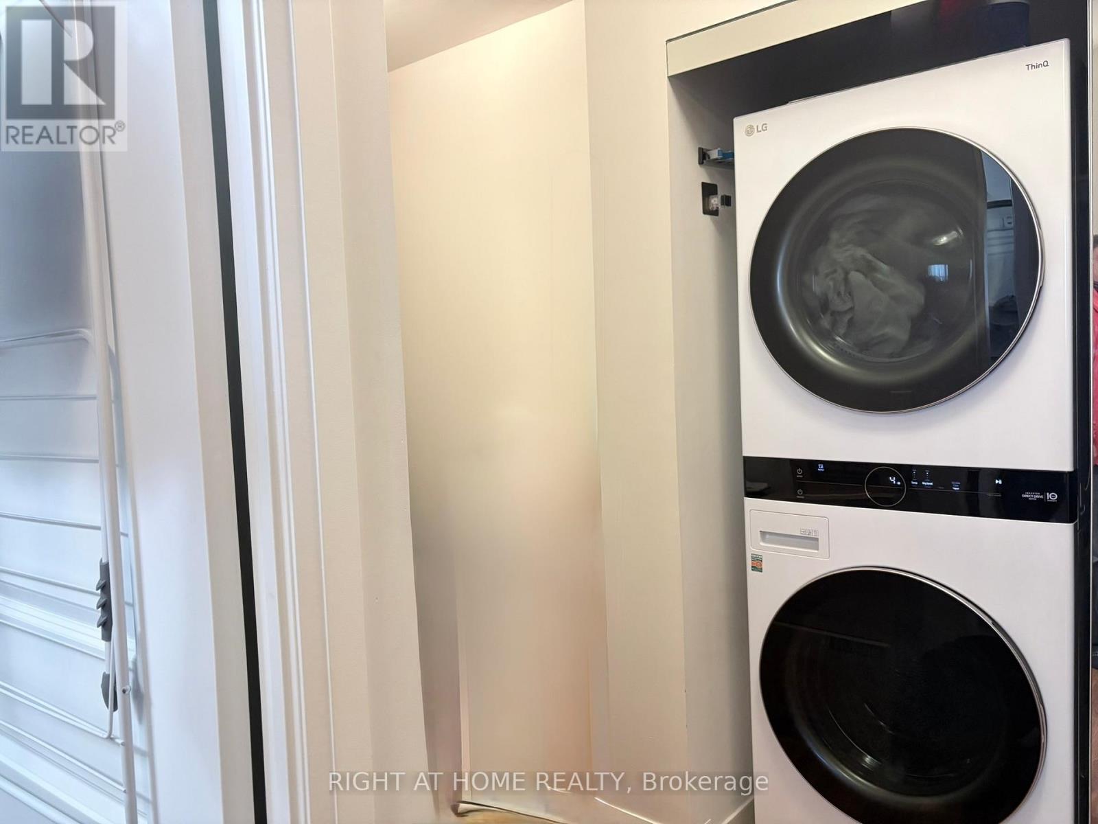 712 - 75 North Park Road, Vaughan, Ontario  L4J 0H8 - Photo 10 - N12790230