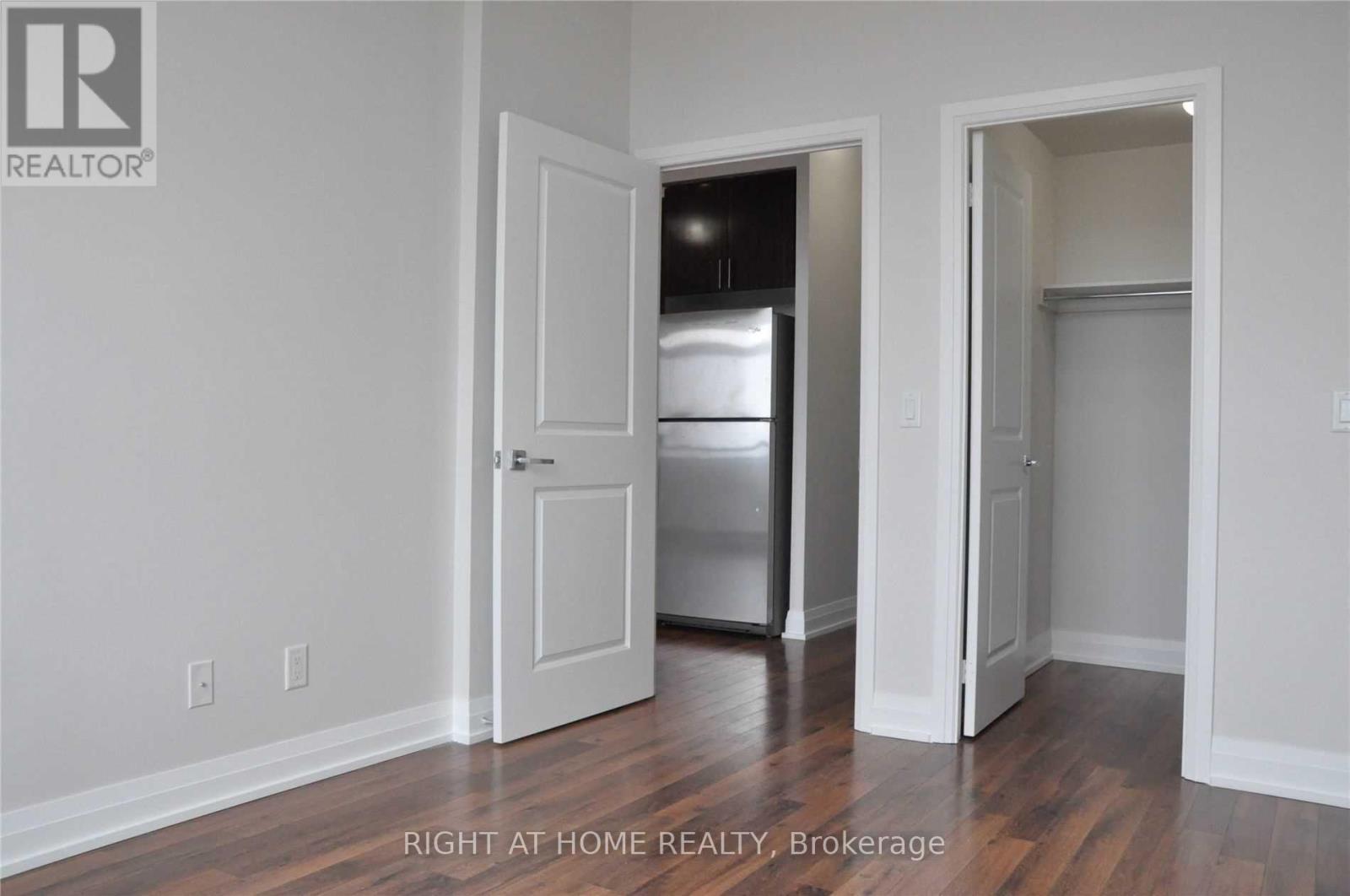 712 - 75 North Park Road, Vaughan, Ontario  L4J 0H8 - Photo 6 - N12790230