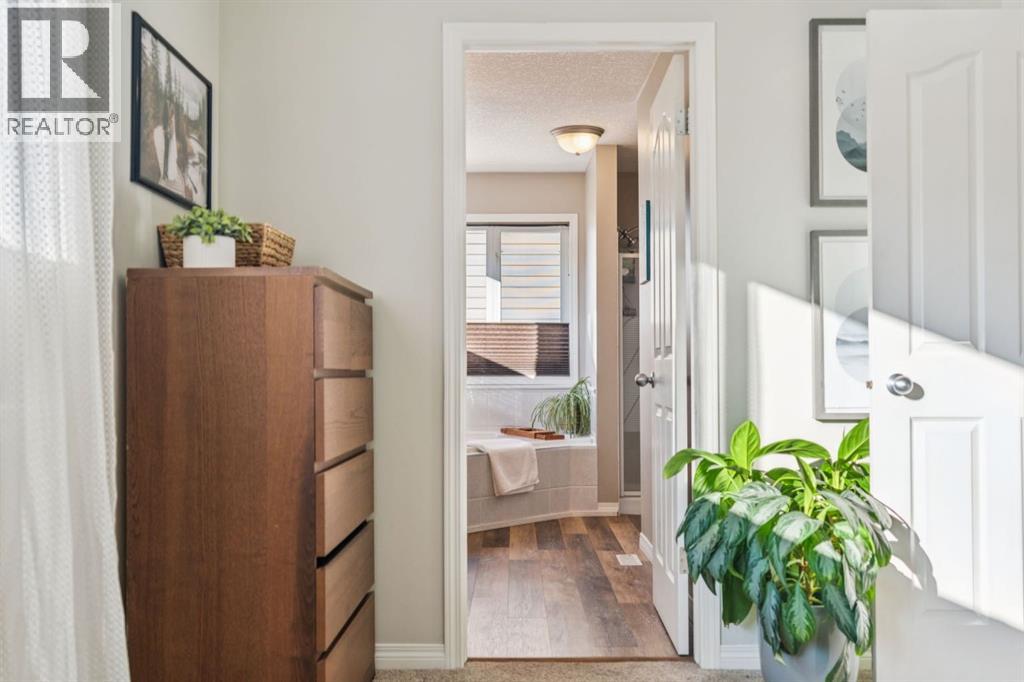 104 Bow Ridge Crescent, Cochrane, Alberta  T4C 1V2 - Photo 16 - A2285566