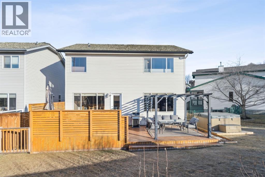 104 Bow Ridge Crescent, Cochrane, Alberta  T4C 1V2 - Photo 32 - A2285566