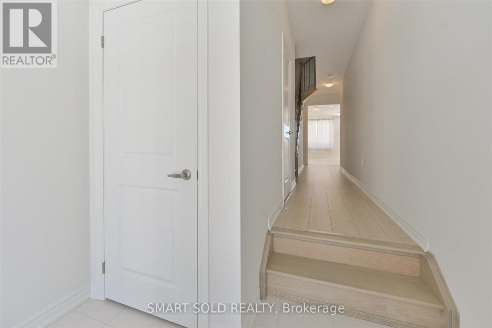 74 Tipp Drive, Richmond Hill, Ontario  L4E 1A2 - Photo 4 - N12790236