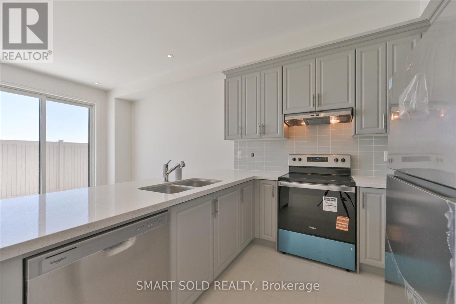 74 Tipp Drive, Richmond Hill, Ontario  L4E 1A2 - Photo 9 - N12790236