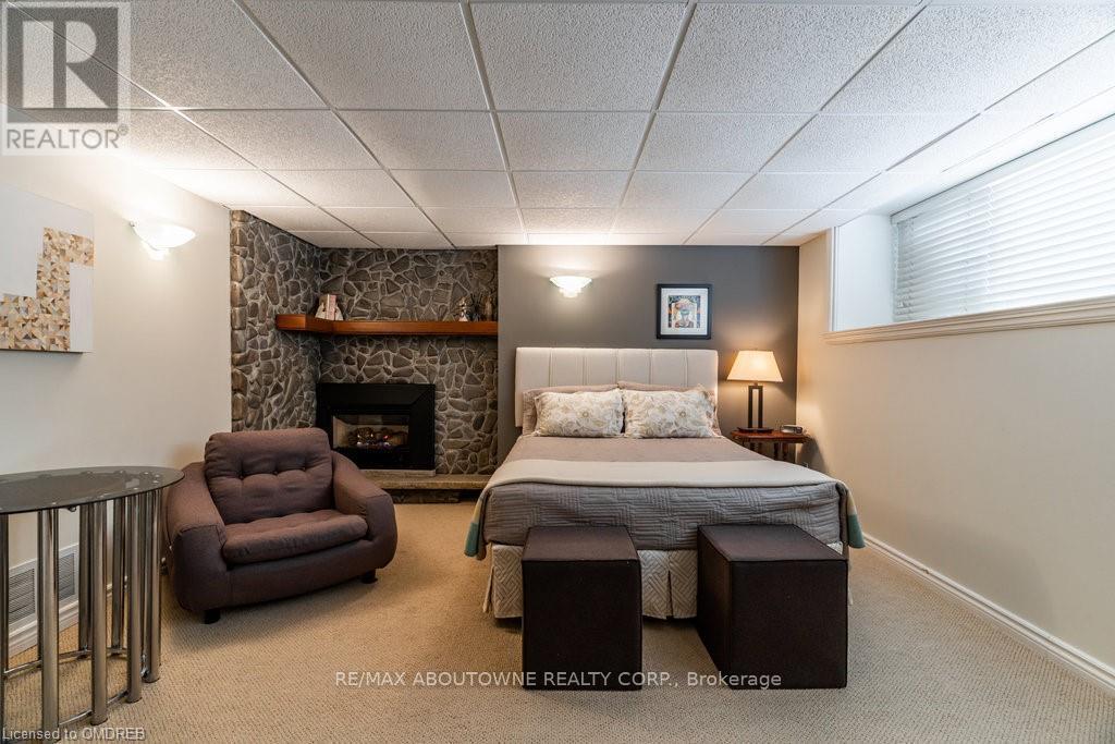 1306 Hixon Street, Oakville, Ontario  L6L 1R6 - Photo 10 - W12790254