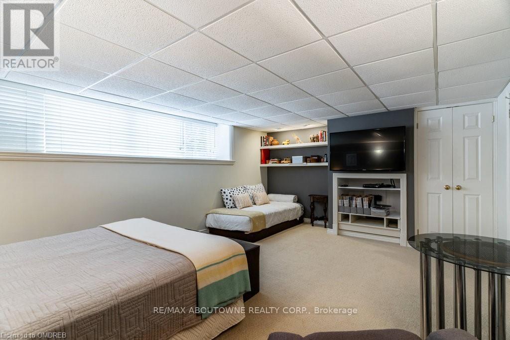 1306 Hixon Street, Oakville, Ontario  L6L 1R6 - Photo 11 - W12790254