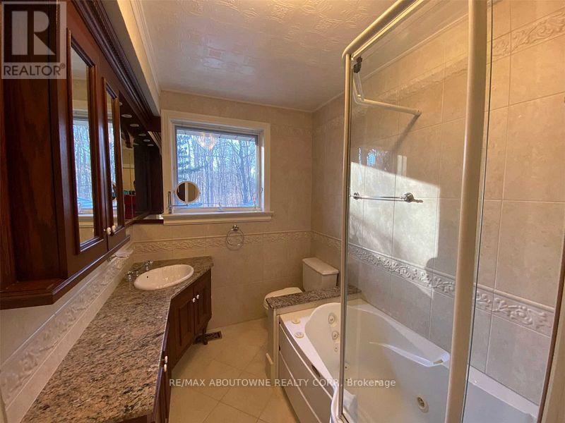 1306 Hixon Street, Oakville, Ontario  L6L 1R6 - Photo 14 - W12790254