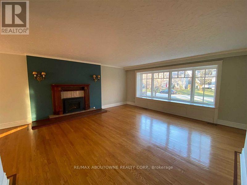 1306 Hixon Street, Oakville, Ontario  L6L 1R6 - Photo 23 - W12790254