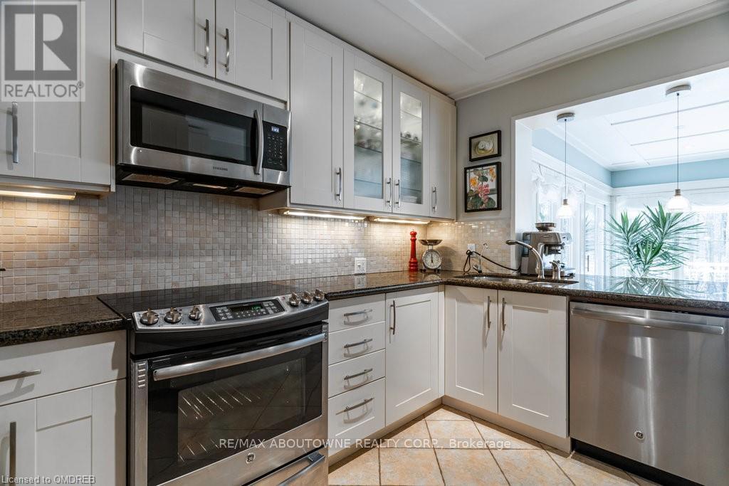 1306 Hixon Street, Oakville, Ontario  L6L 1R6 - Photo 8 - W12790254