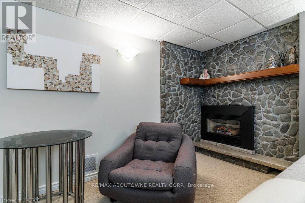 1306 Hixon Street, Oakville, Ontario  L6L 1R6 - Photo 9 - W12790254