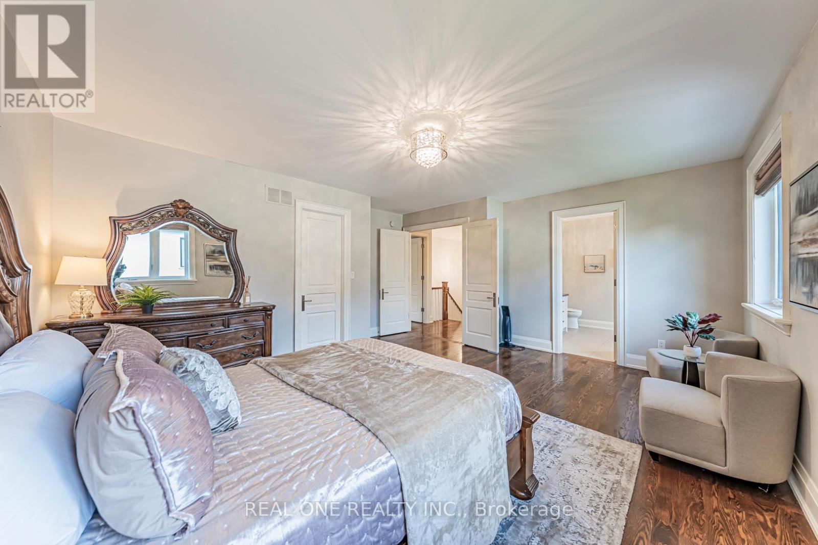 2095 Springfield Road, Mississauga, Ontario  L5K 1C1 - Photo 18 - W12790256