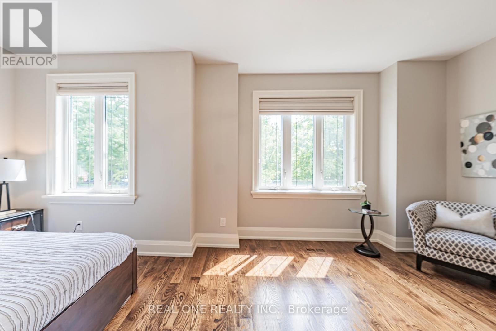 2095 Springfield Road, Mississauga, Ontario  L5K 1C1 - Photo 25 - W12790256