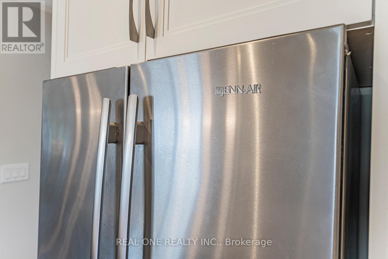 2095 Springfield Road, Mississauga, Ontario  L5K 1C1 - Photo 40 - W12790256